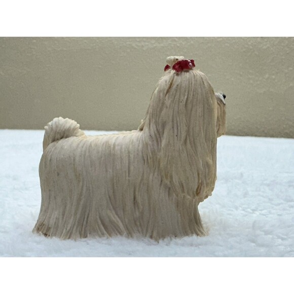 Sandicast Blonde Maltese Dog Glass Eyes Miniature Figurine Signed W.U. 98 VTG - Picture 11 of 15